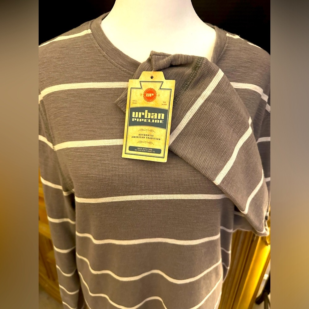 Men’s pullover shirt